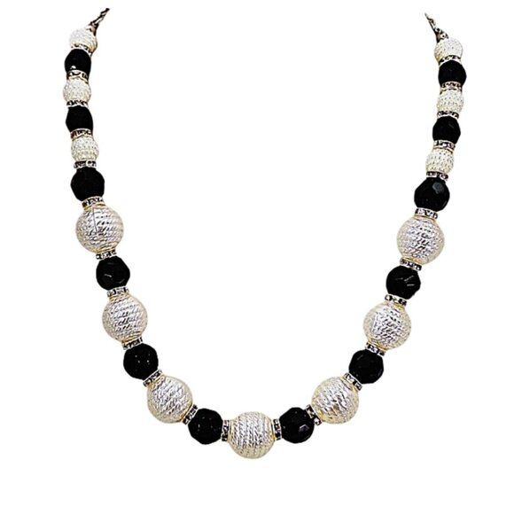 Black and white bead necklace with white textured pearl beads, black glass beads - Picture 1 of 9
